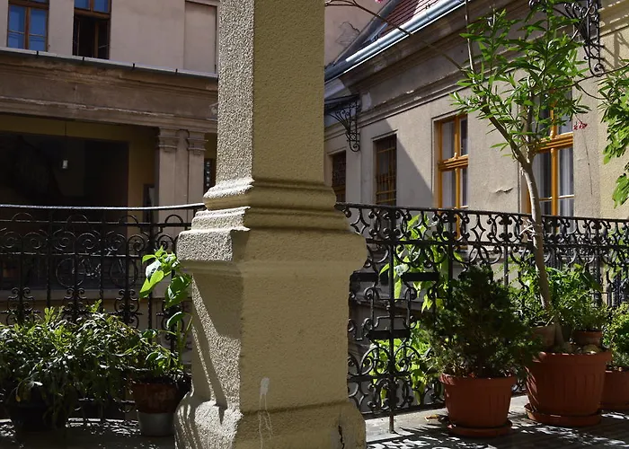 Synagogue Central Guest House
